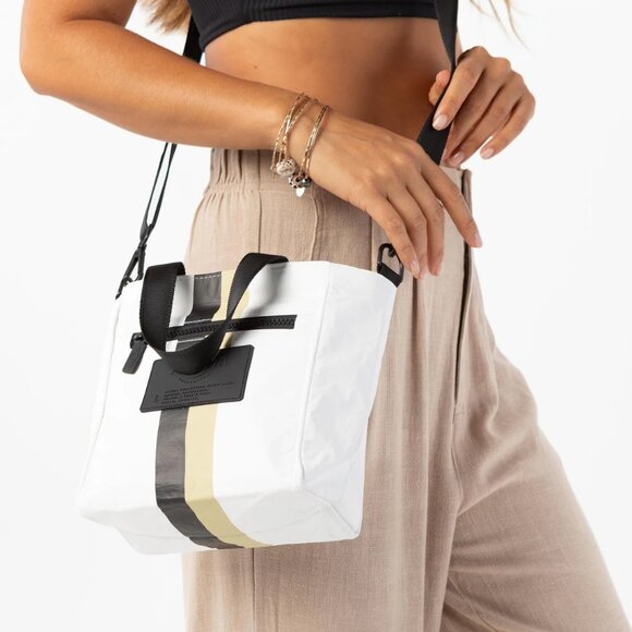 Stylish White and Black Tote Bag - Picture 4 of 12